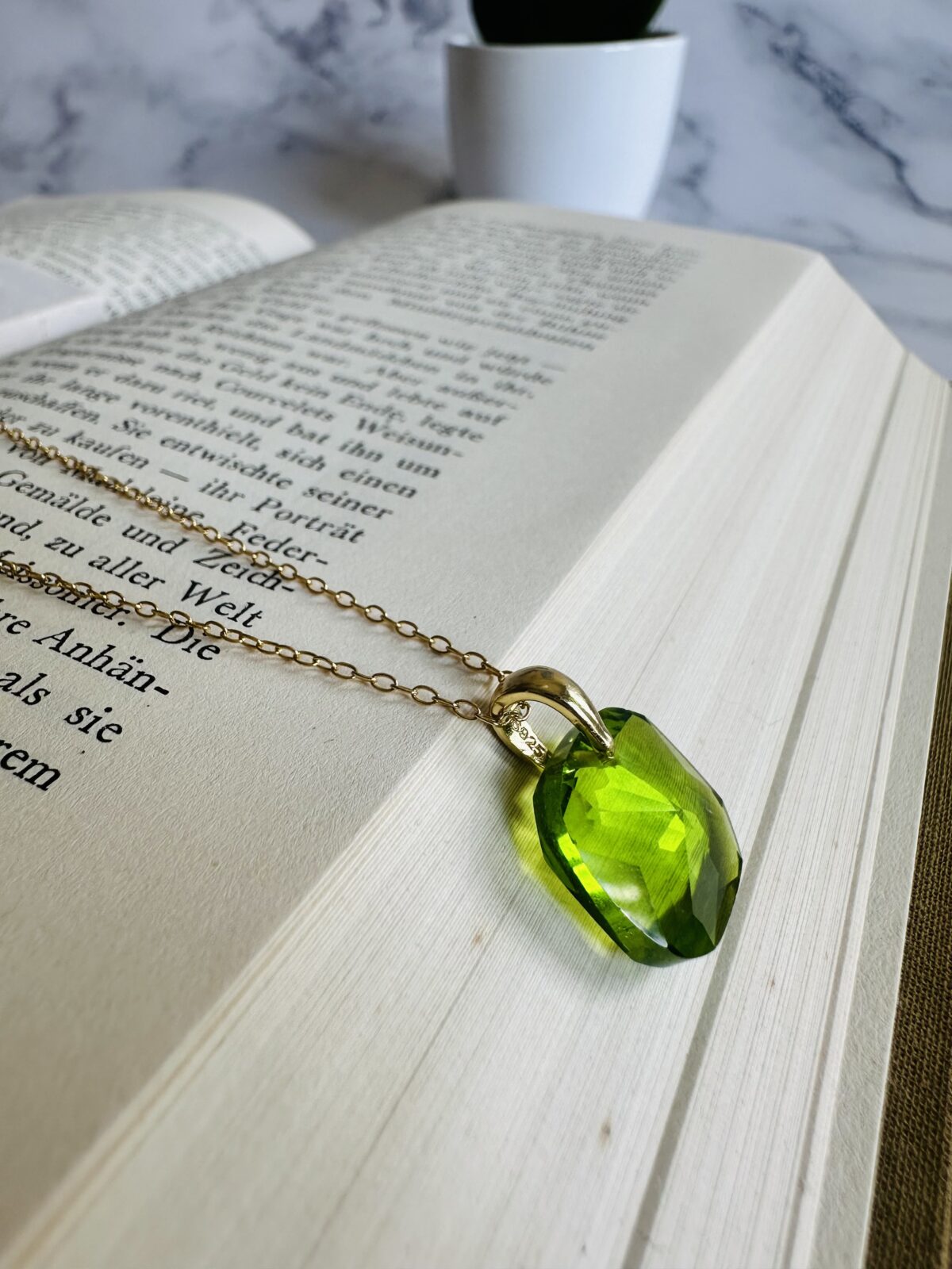Vintage Necklace With Beautiful Green Glass Stone GF