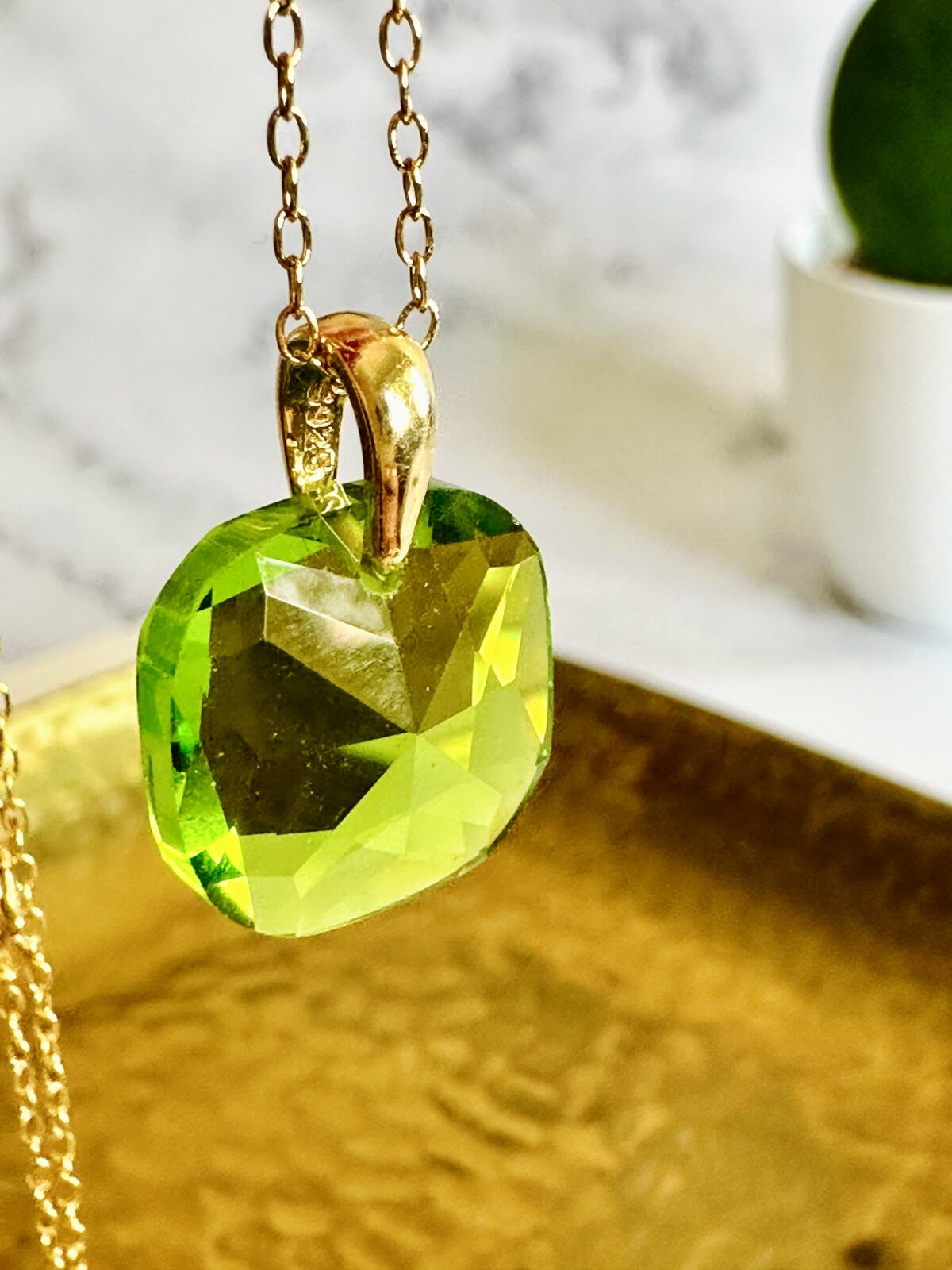 Vintage Necklace With Beautiful Green Glass Stone GF - Image 5