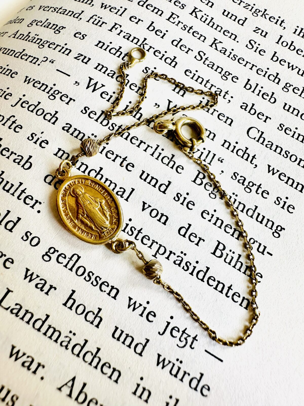 Vintage 14k / 585 Yellow Gold Bracelet With Miraculous Medal, Made in Italy