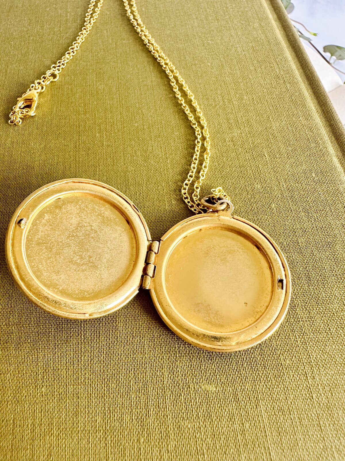 Vintage Cameo Locket On GF Necklace - Image 2