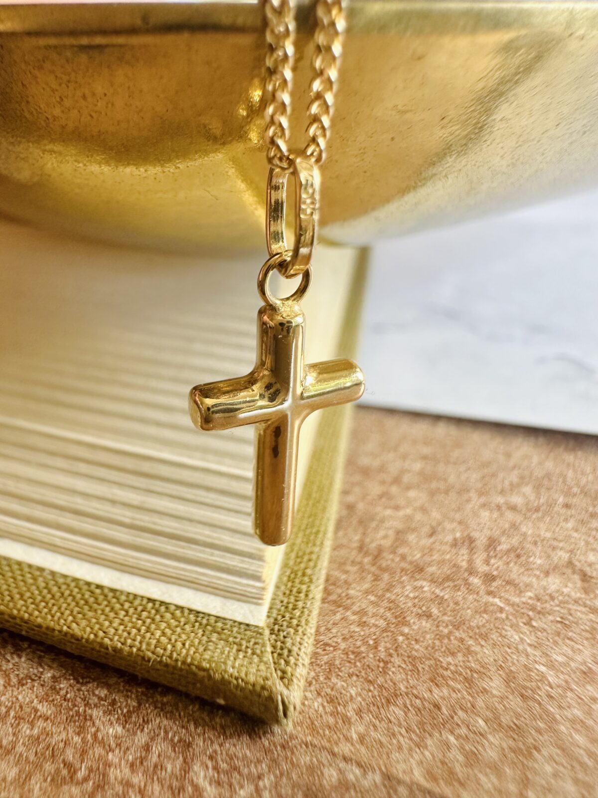Vintage Italian Solid 14ct Yellow Gold Cross Pendant Necklace - Image 2