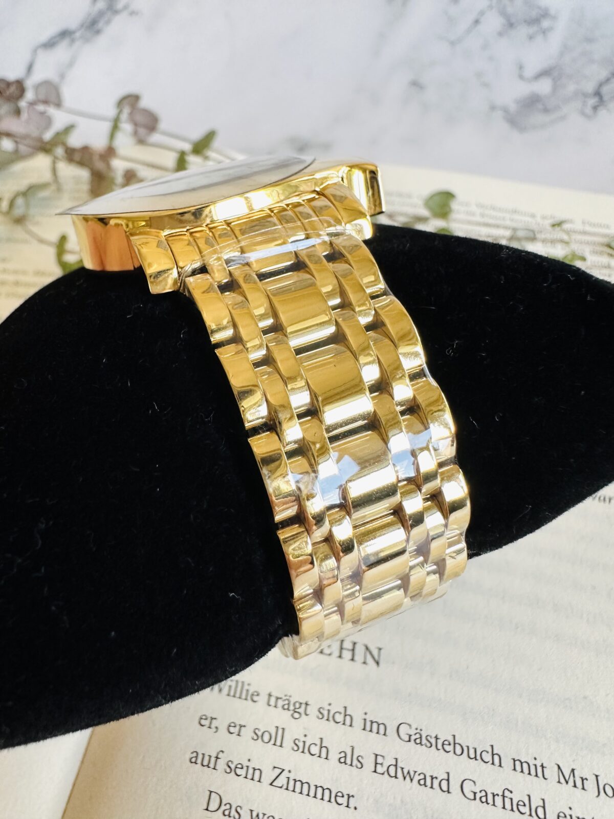 Aigner Watch Genua Due Leaf -New - Image 3