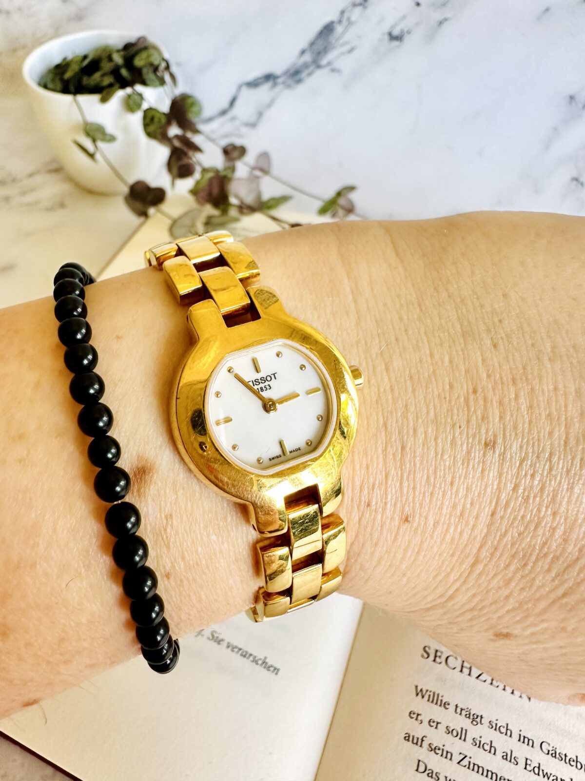 Vintage Tissot G330 Gold Plated Quartz Ladies Watch 1864